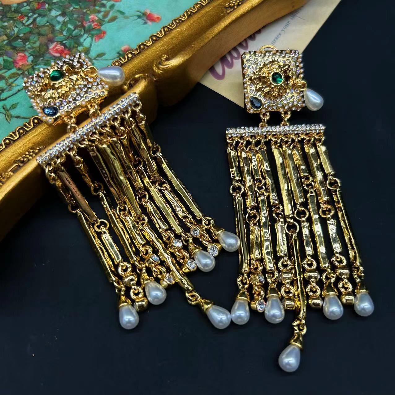 eye earrings
