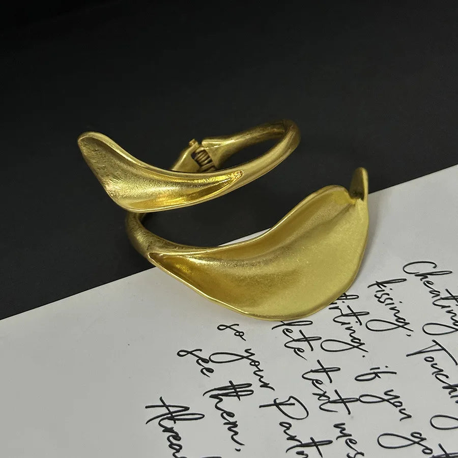Metal leaf shaped flower bracelet