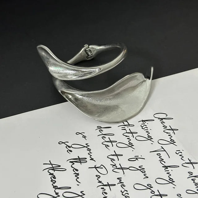 Metal leaf shaped flower bracelet
