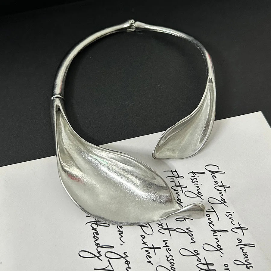 Metal leaf shaped flower bracelet